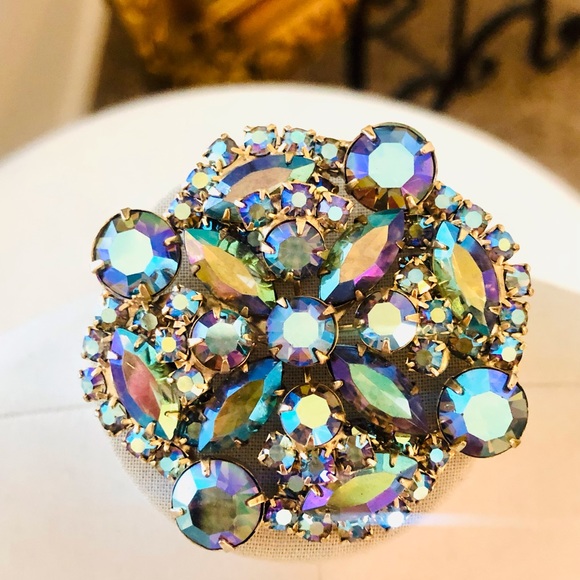 Vintage aurora borealis rhinestone Crystal brooch  💎 - Picture 15 of 15